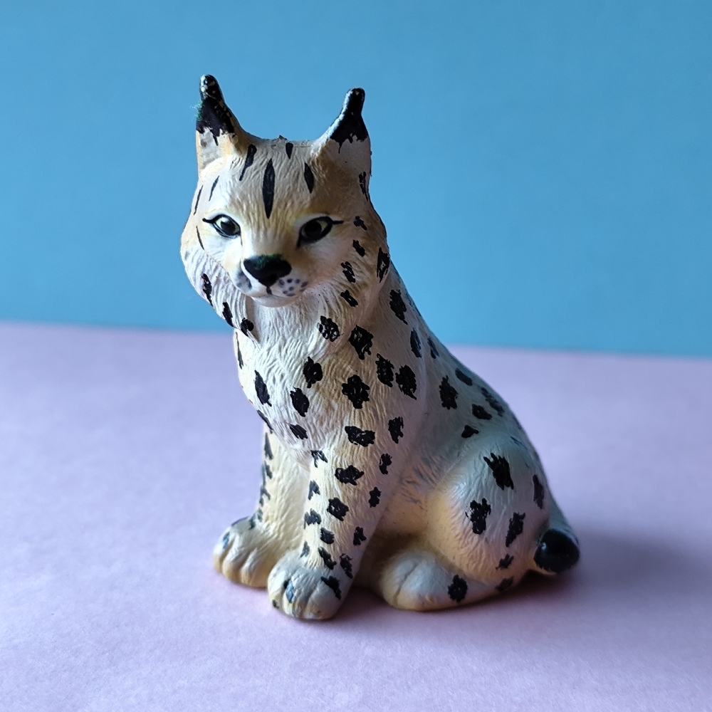 RARE 1999 National Wildlife Federation BOBCAT Lynx Spotted Cat 2" Figure